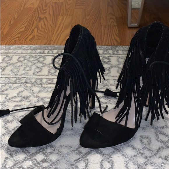 Beautiful suede heels!! - Picture 3 of 5